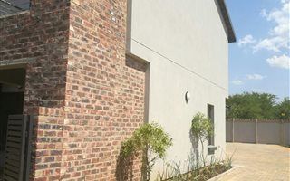 2 Bedroom House in Doornpoort and surrounds