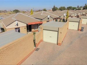 2 Bed Townhouse in Halfway House
