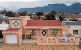 4 Bedroom House in Lansdowne