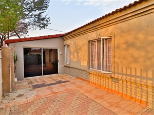3 Bed House in Eloffsdal