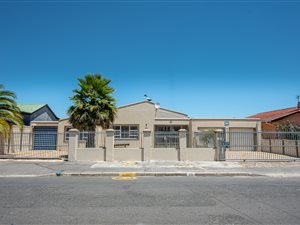 3 Bed House in Parow Valley