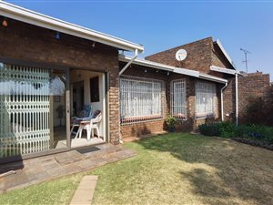 3 Bed Townhouse in Larrendale