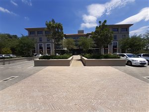 402 m² Office Space in Magaliessig