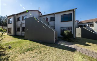 2 Bedroom House in Mondeor