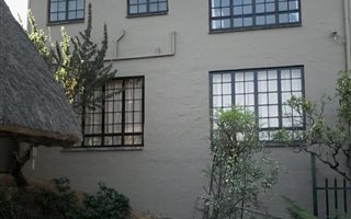 3 Bedroom Flat in Wembley