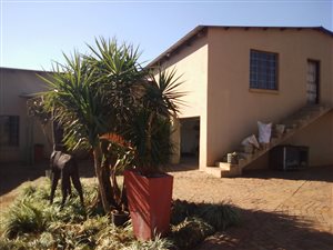 2 ha Farm in Magaliesmoot AH
