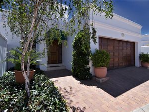 3 Bed Townhouse in Pineslopes