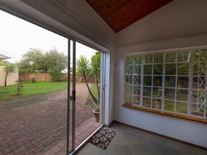 1 Bedroom Garden Cottage in Walmer