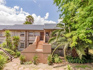 2 Bed Apartment in Constantia Kloof