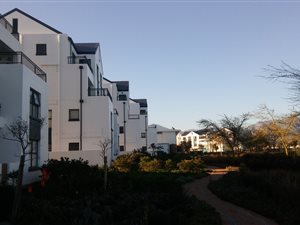 3 Bed Apartment in Somerset West Central