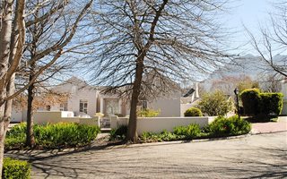 3 Bedroom House in Erinvale Estate