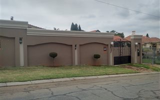 3 Bedroom House in Cyrildene