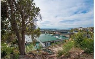 521 m² Land available in Lakeside