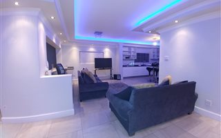 4 Bedroom House in Grassy Park