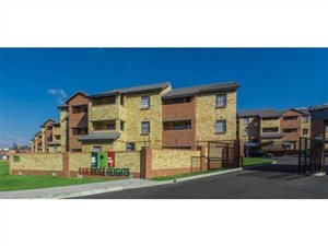 2 Bed Apartment in Carlswald Estate