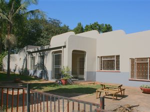 10 Bed House in White River AH