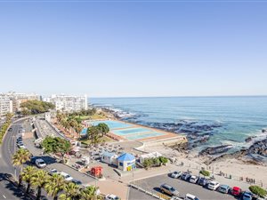 2 Bed Apartment in Sea Point