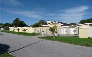 4 Bedroom House in Sunridge Park