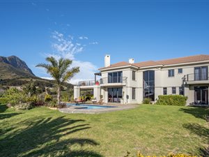 4 Bed House in Bel Aire