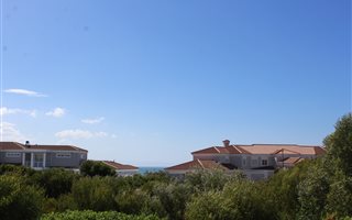 667 m² Land available in St Francis Bay