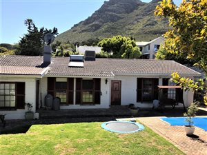 3 Bed House in Penzance Estate