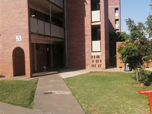 3 Bed Apartment in Laudium