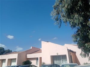 4 Bed House in Dewalt Hattingh Park