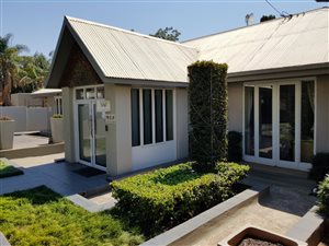 360 m² Commercial space in Waterkloof