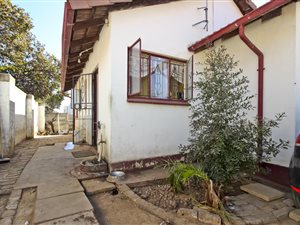 3 Bed House in Bramley View