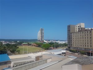 2 Bed Flat in Point Waterfront