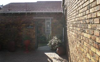 3 Bedroom Apartment in Elma Park