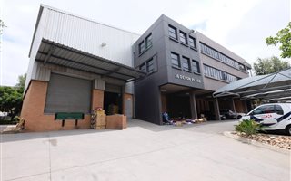 1630 m² Industrial space in Longmeadow