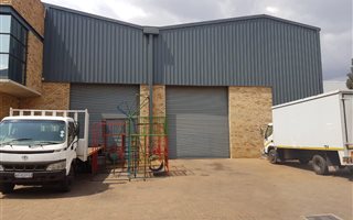 937 m² Industrial space in Ormonde