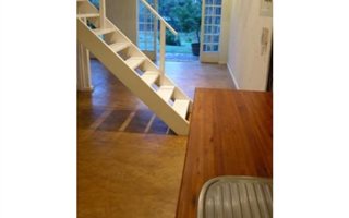 2 Bedroom Garden Cottage in Kelvin
