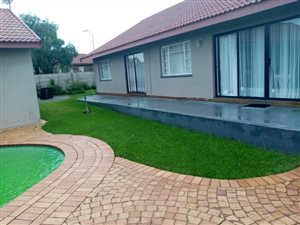 4 Bed House in Roodia