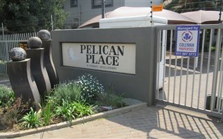 2 Bedroom Townhouse in Verwoerdpark