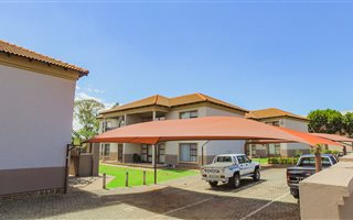 2 Bedroom Apartment in Theresa Park