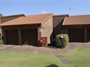 3 Bed Townhouse in Waterkloof