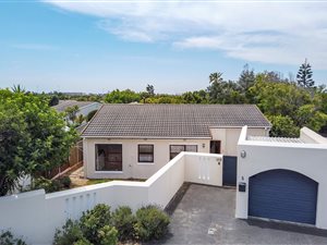 3 Bed House in Lakeside