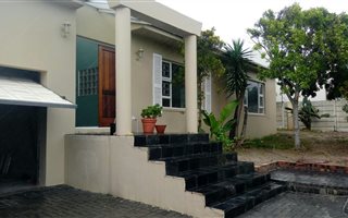 3 Bedroom House in West Beach