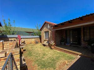2 Bed Townhouse in Meyerton Central