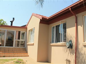 3 Bed Duet in Thatchfield
