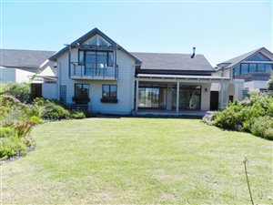 3 Bedroom House in Noordhoek