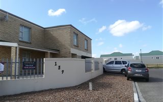 4 Bedroom House in Vredelust