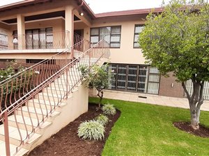 5 Bed House in Glenvista