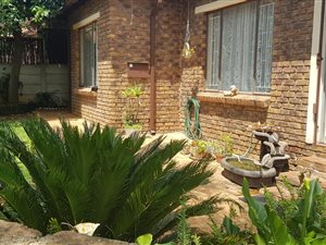2 Bed Townhouse in Honeydew Ridge