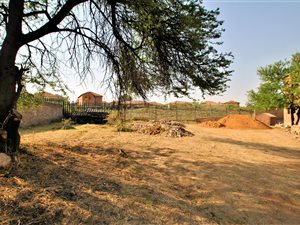 957 m² Land available in Southcrest