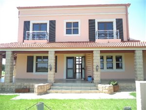 4 Bed House in Boschkop