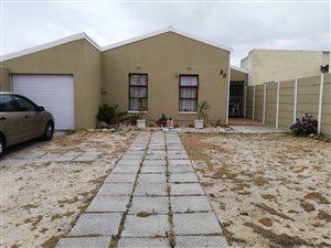 3 Bedroom House in Strandfontein