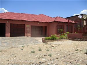 5 Bed House in Matsulu
